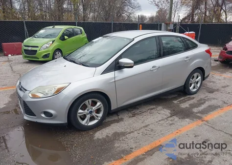 2014 Ford Focus Se z USA, uszkodzony, nr VIN 1FADP3F2XEL420772